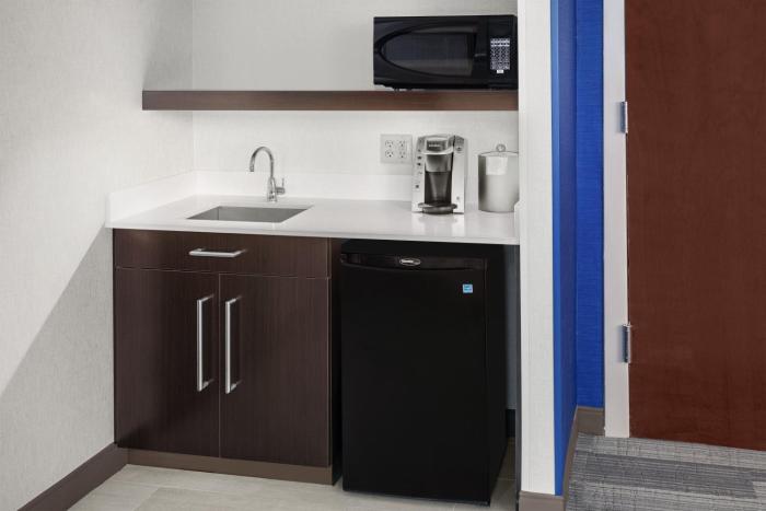 holiday inn express hotel and suites south portland by ihg