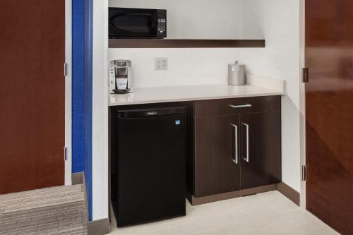 holiday inn express hotel and suites south portland by ihg