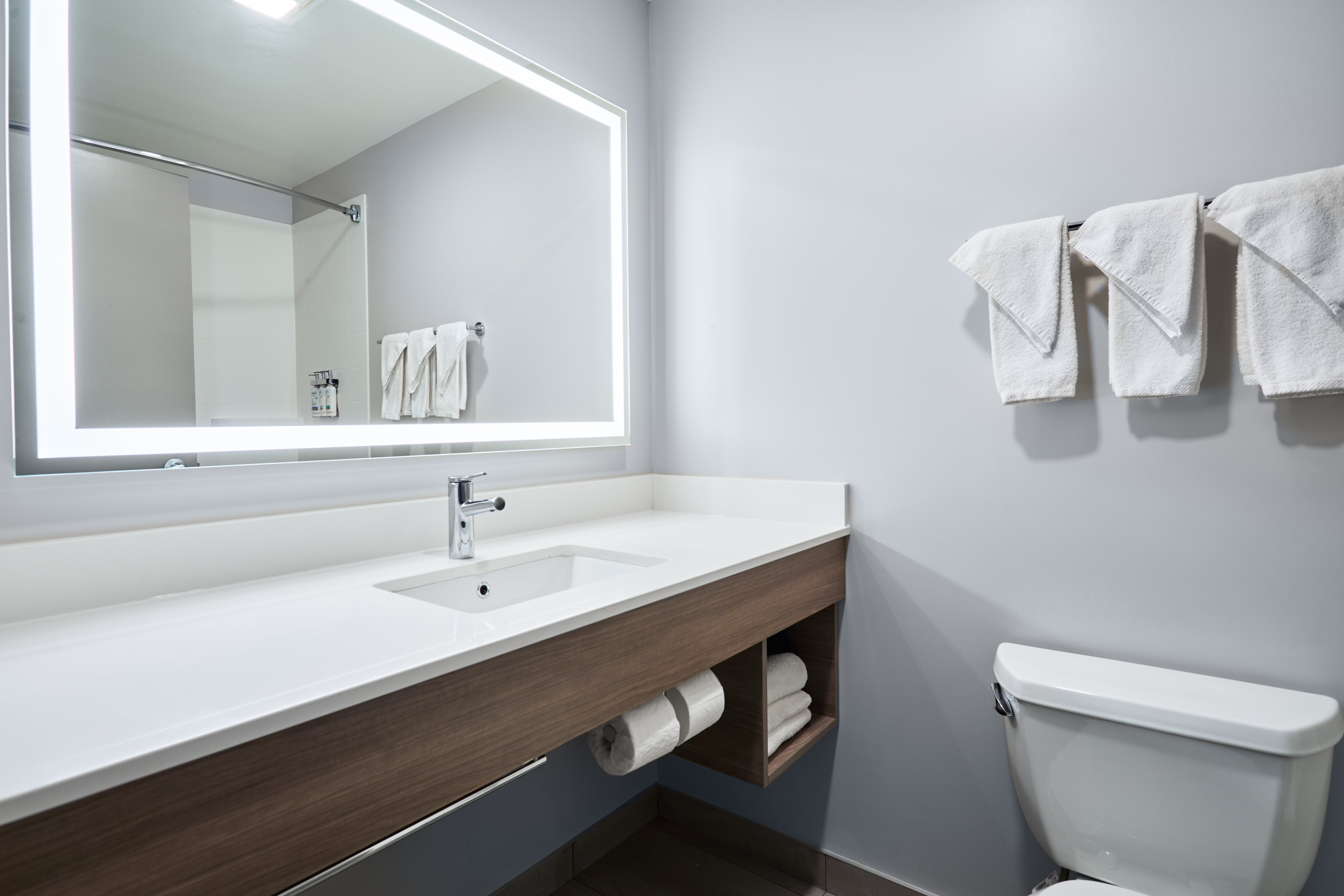 holiday inn express hotel and suites swift current by ihg