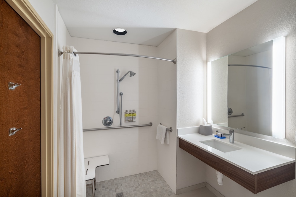 holiday inn express hotel and suites talladega by ihg