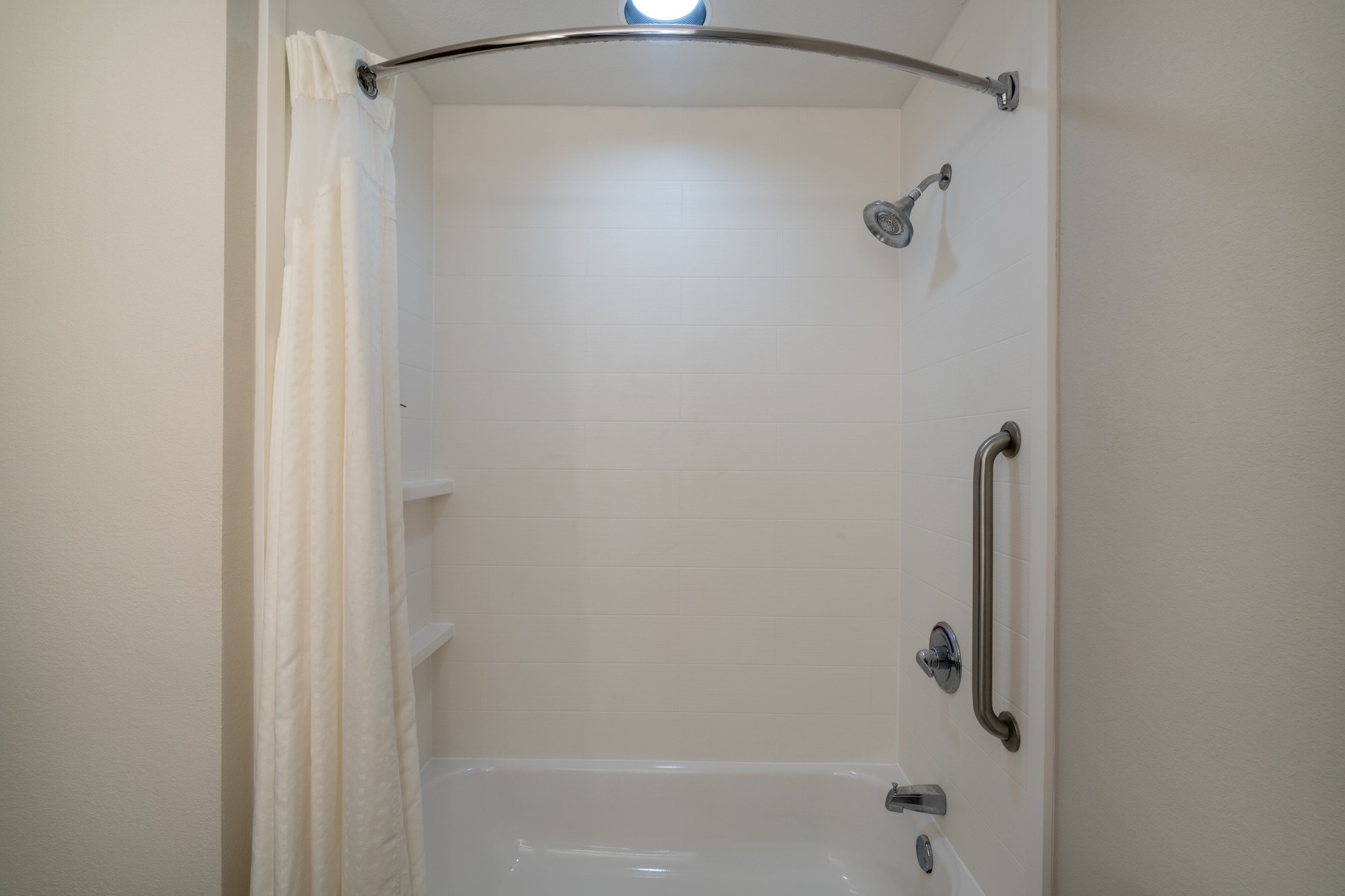 holiday inn express hotel and suites talladega by ihg