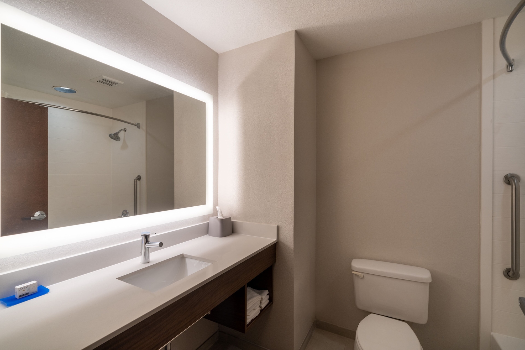 holiday inn express hotel and suites talladega by ihg