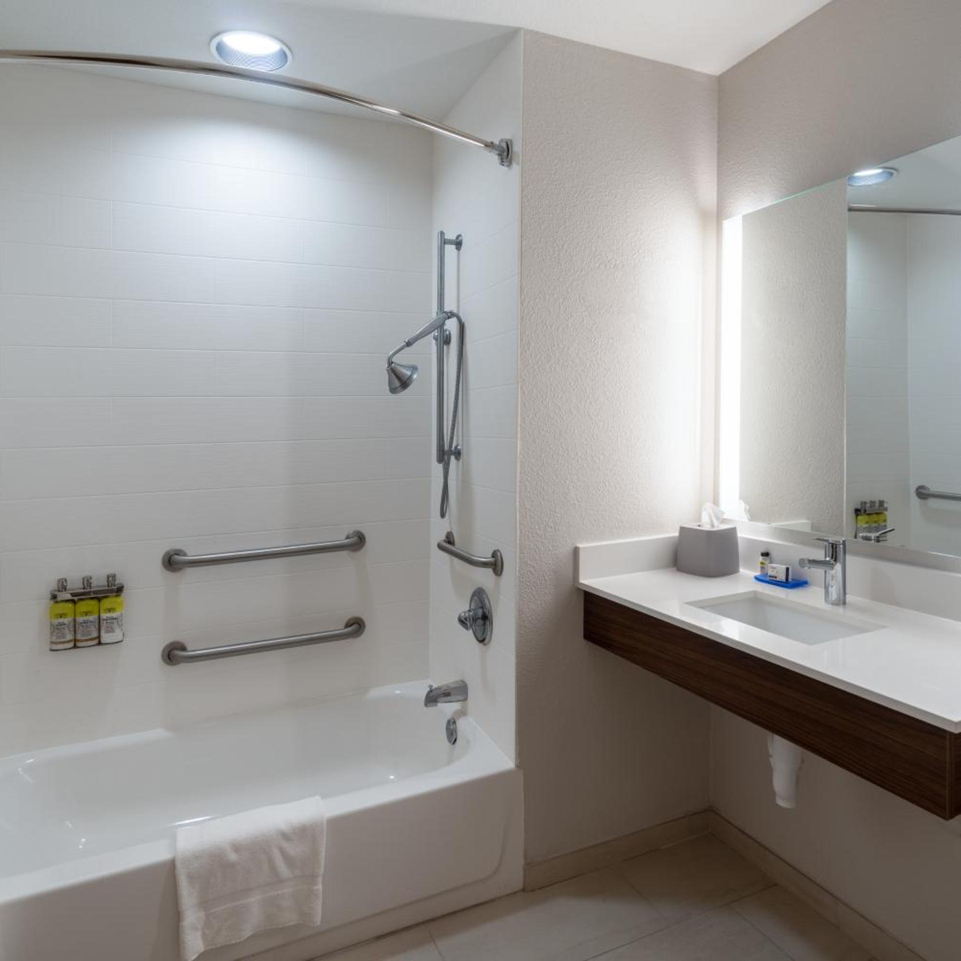 holiday inn express hotel and suites talladega by ihg