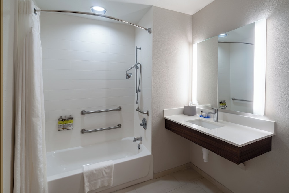 holiday inn express hotel and suites talladega by ihg
