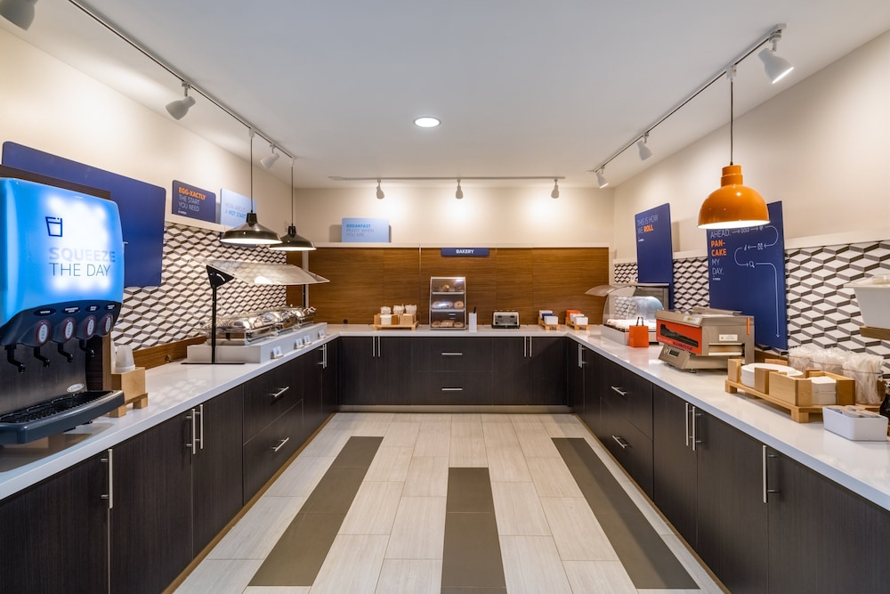 holiday inn express hotel and suites talladega by ihg