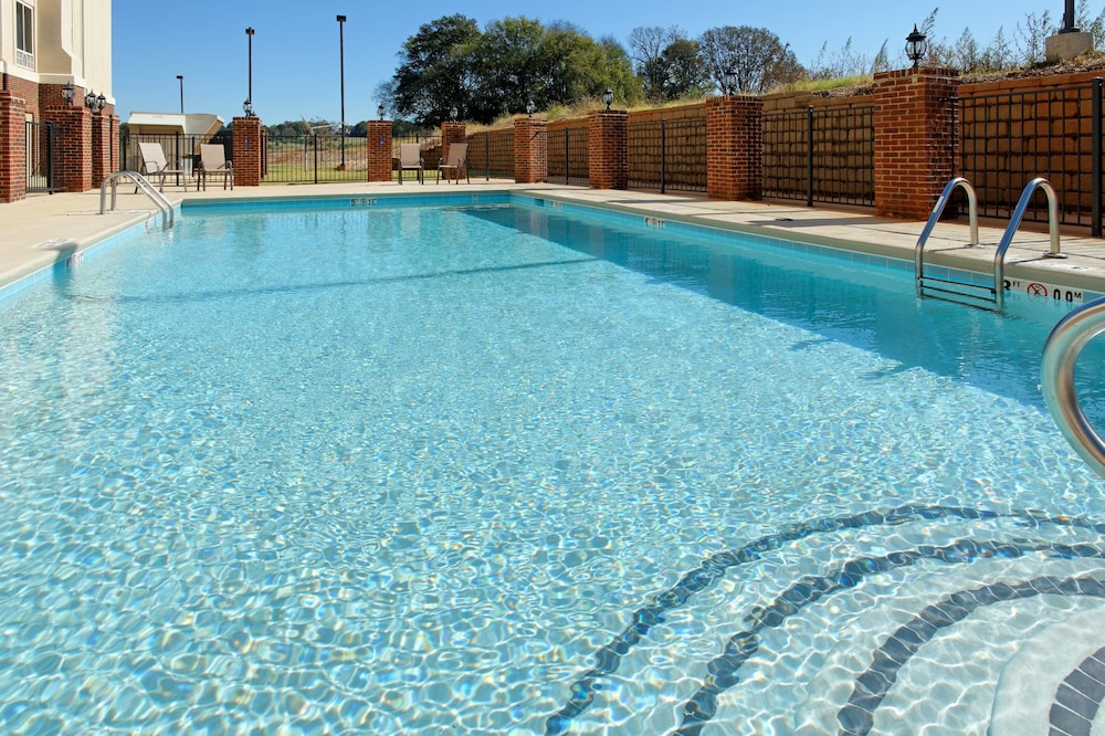 holiday inn express hotel and suites talladega by ihg