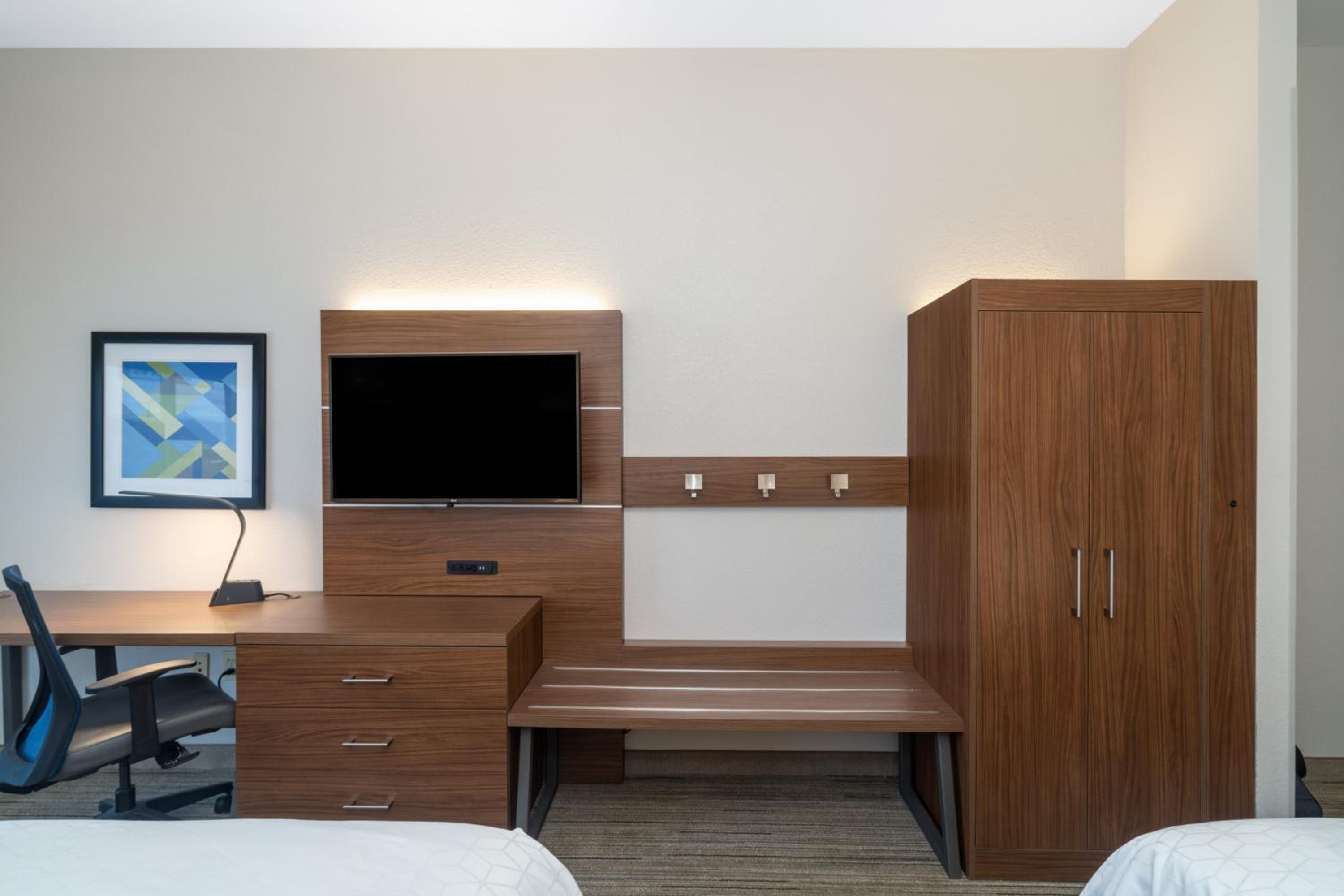 holiday inn express hotel and suites talladega by ihg