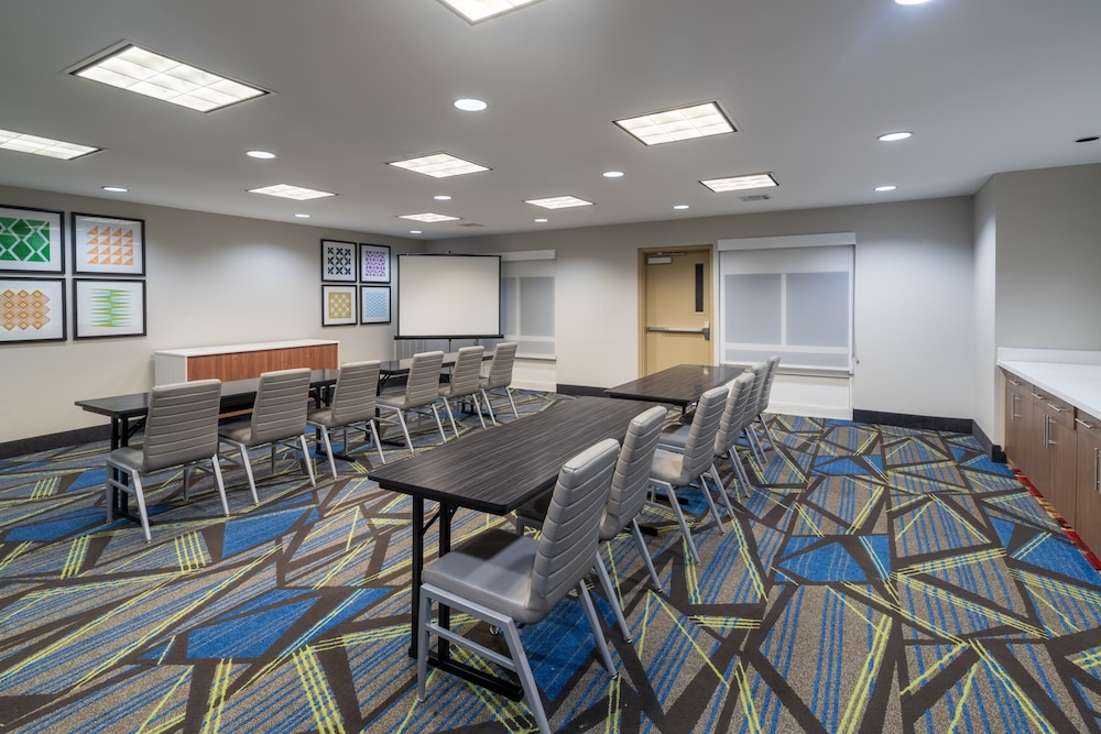 holiday inn express hotel and suites talladega by ihg