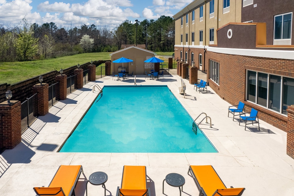 holiday inn express hotel and suites talladega by ihg