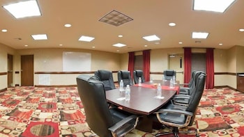 Holiday Inn Express Hotel & Suites Talladega By Ihg,Oxford>>Calhoun County,3 star