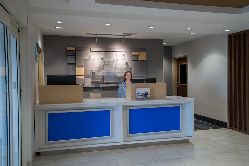 holiday inn express hotel and suites talladega by ihg
