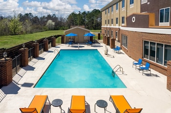 Holiday Inn Express Hotel & Suites Talladega By Ihg,Oxford>>Calhoun County,3 star