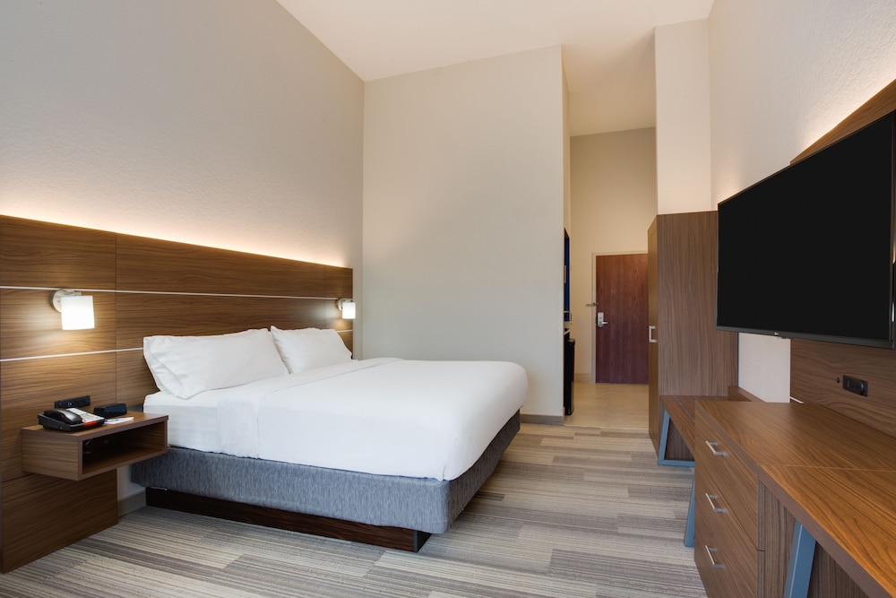 holiday inn express hotel and suites tampa fairgrounds casino by ihg