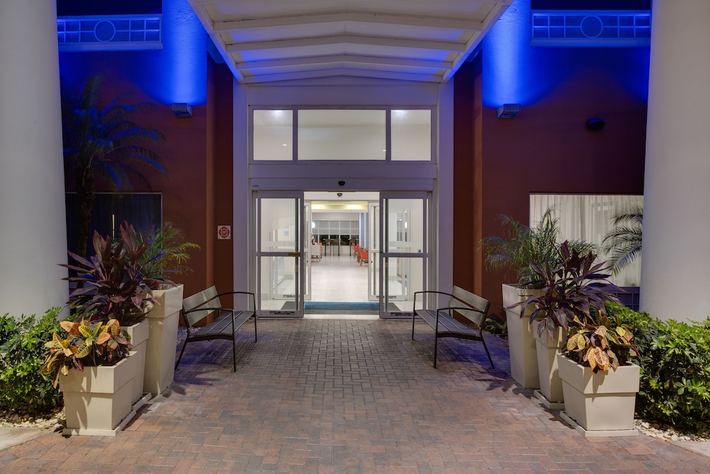 holiday inn express hotel and suites tampa fairgrounds casino by ihg