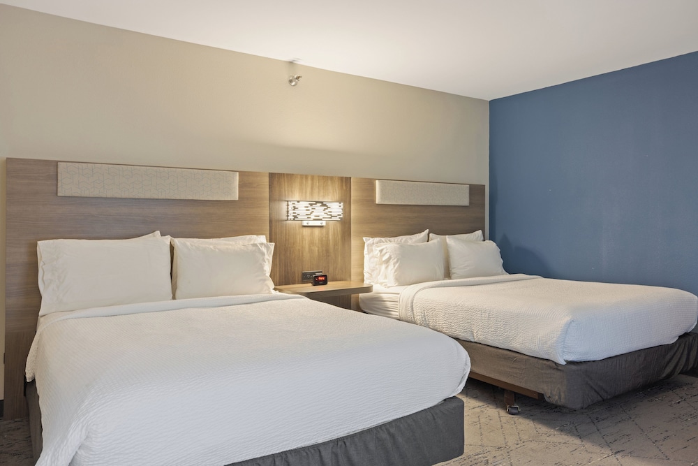 holiday inn express hotel and suites torrington by ihg