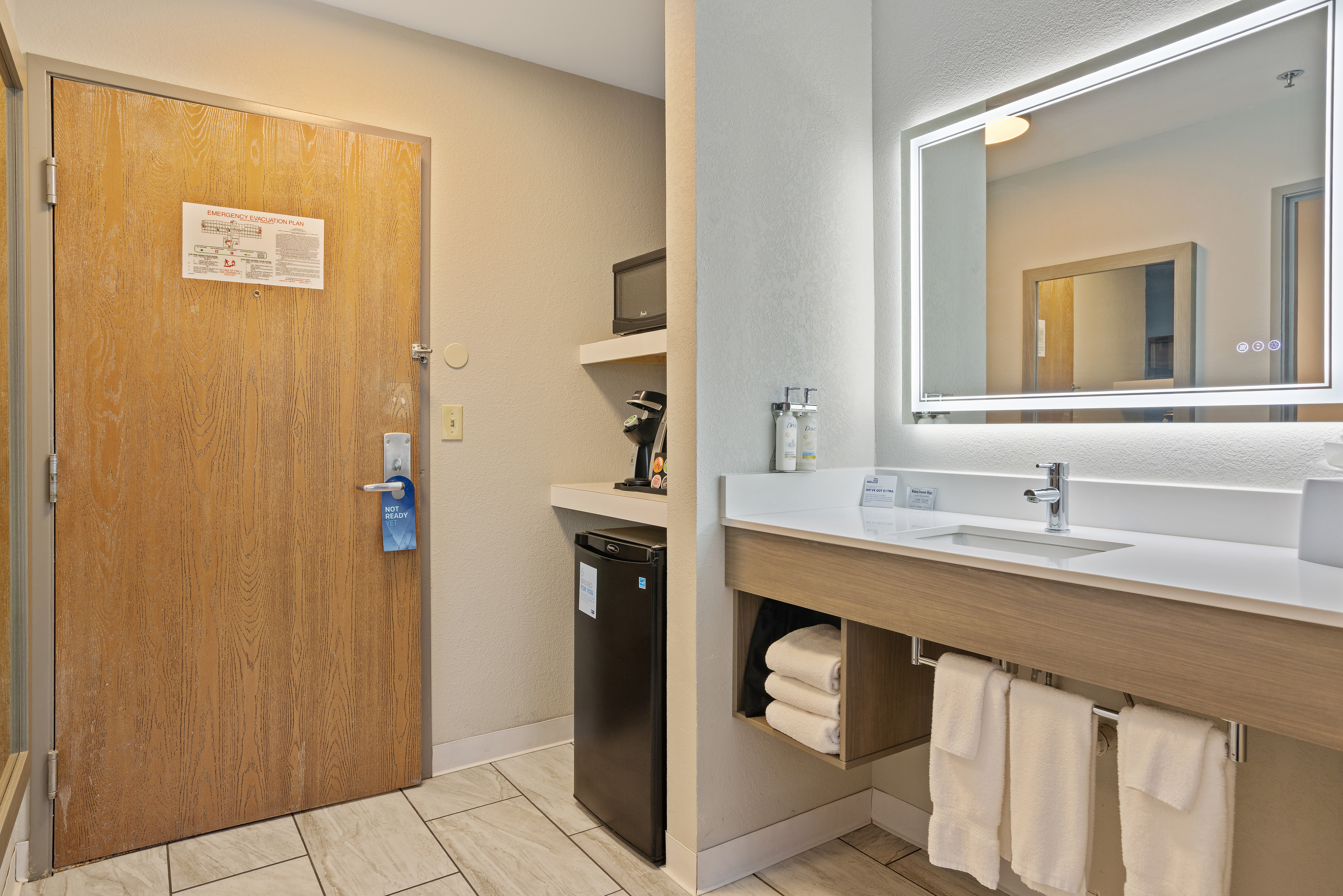holiday inn express hotel and suites torrington by ihg