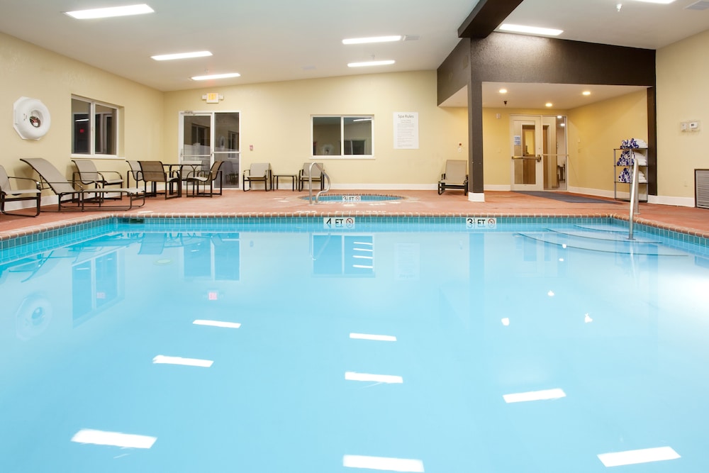 holiday inn express hotel and suites torrington by ihg