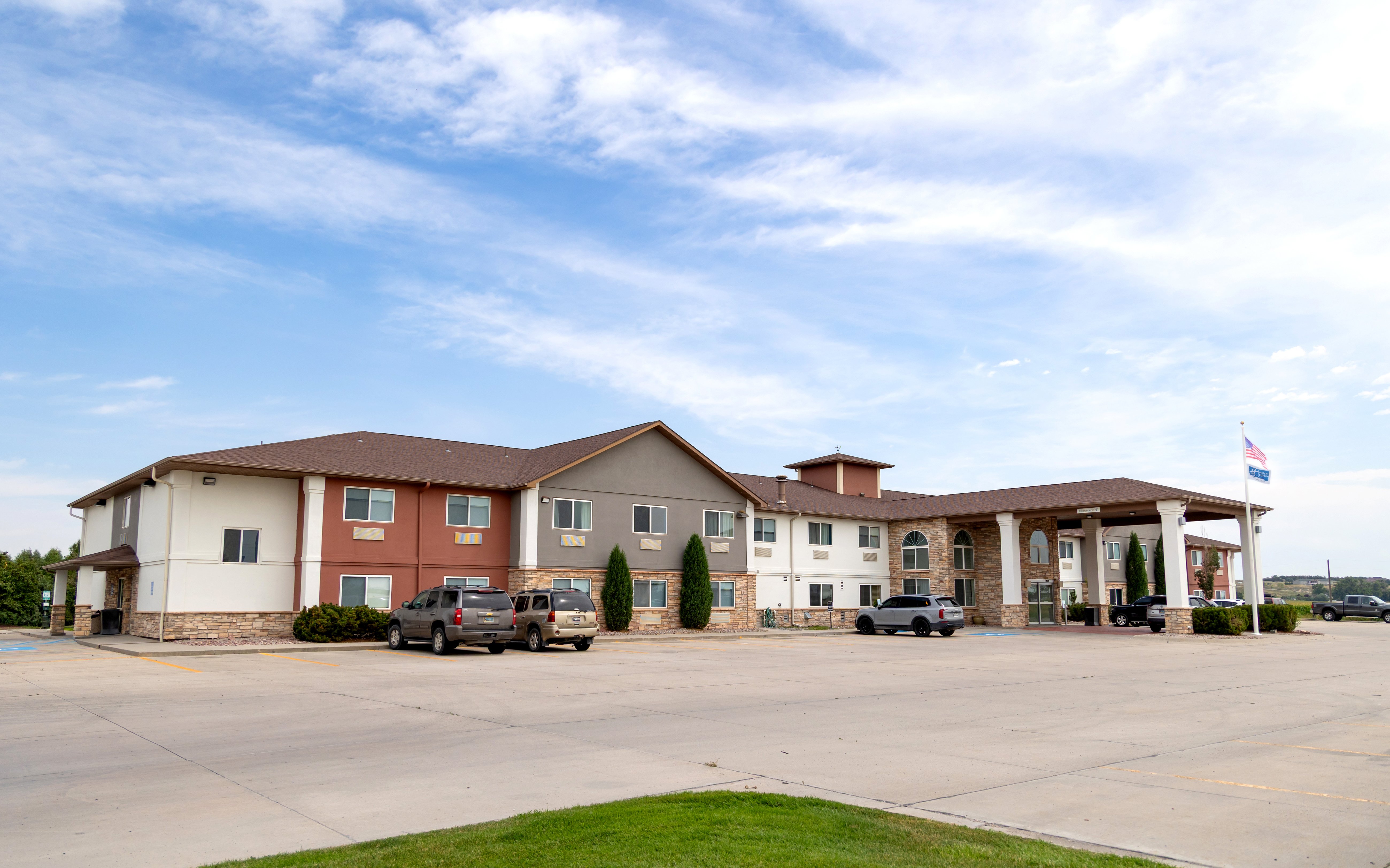holiday inn express hotel and suites torrington by ihg