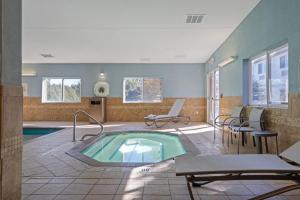 holiday inn express hotel and suites torrington by ihg