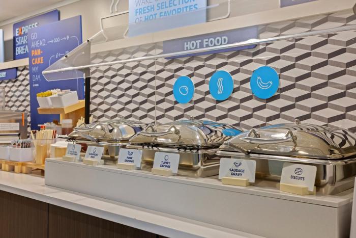 holiday inn express hotel and suites torrington by ihg