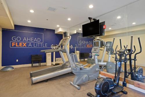 holiday inn express hotel and suites torrington by ihg