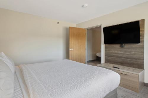 holiday inn express hotel and suites torrington by ihg