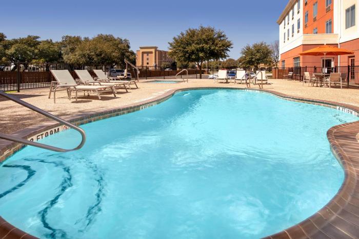 holiday inn express hotel and suites uvalde by ihg