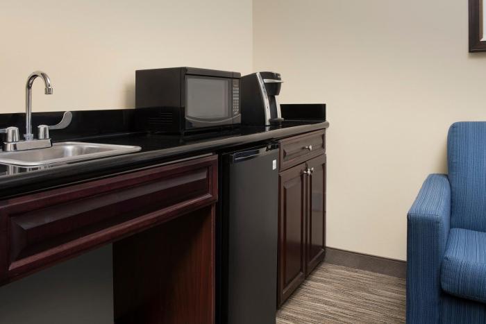 holiday inn express hotel and suites uvalde by ihg