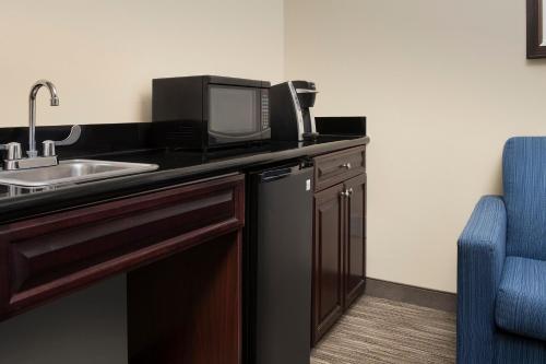 holiday inn express hotel and suites uvalde by ihg