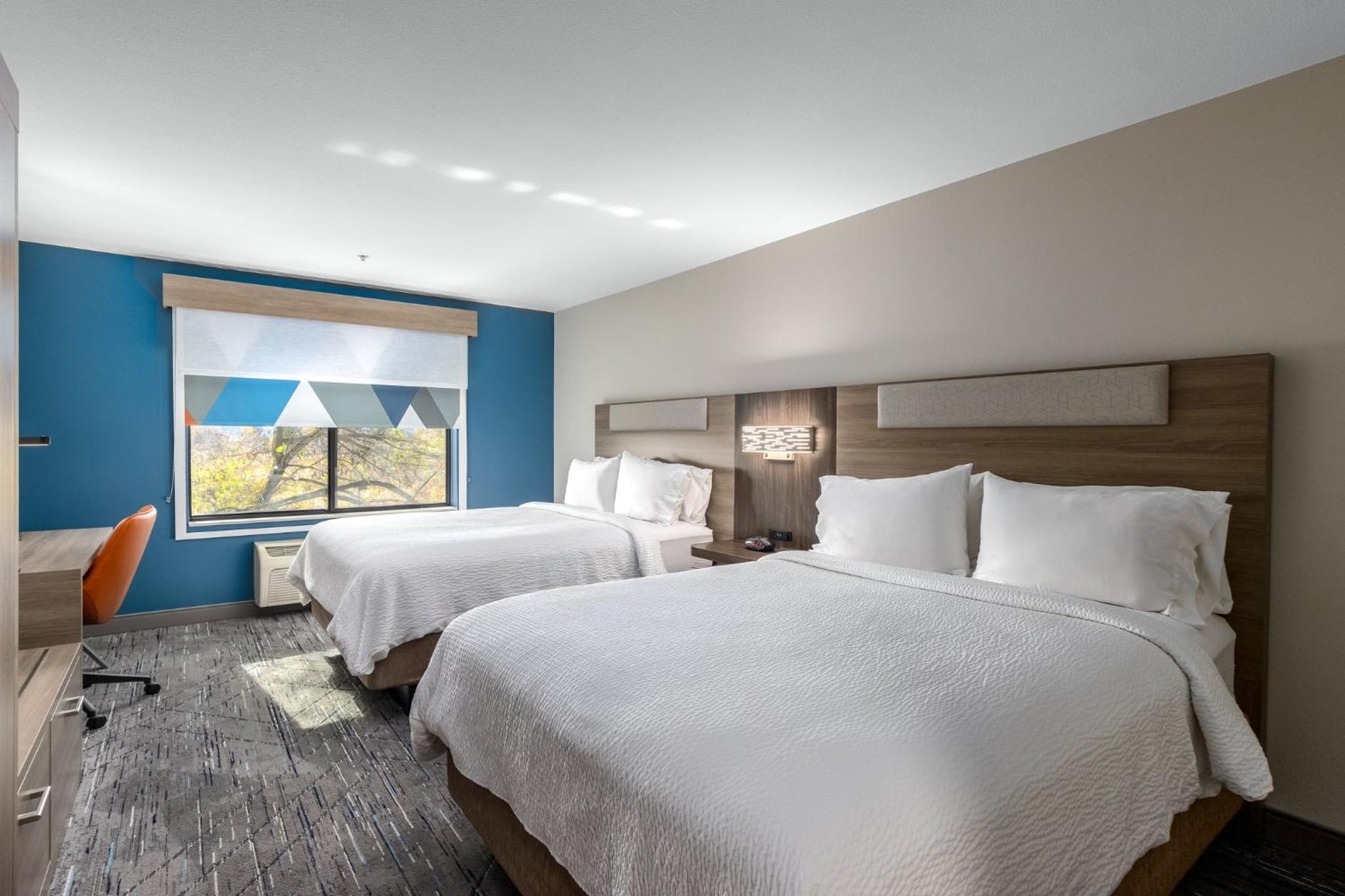 holiday inn express hotel and suites vancouver mall by ihg