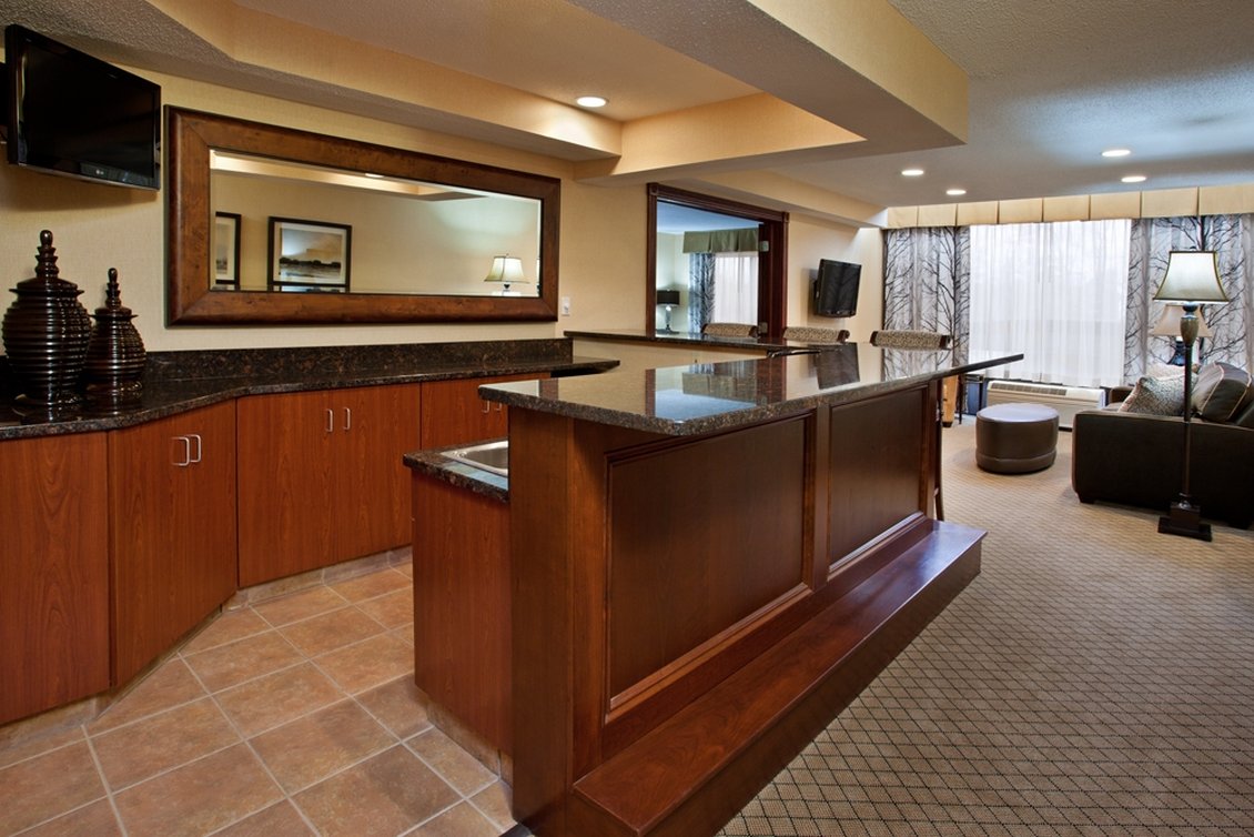 holiday inn express and suites wadsworth by ihg
