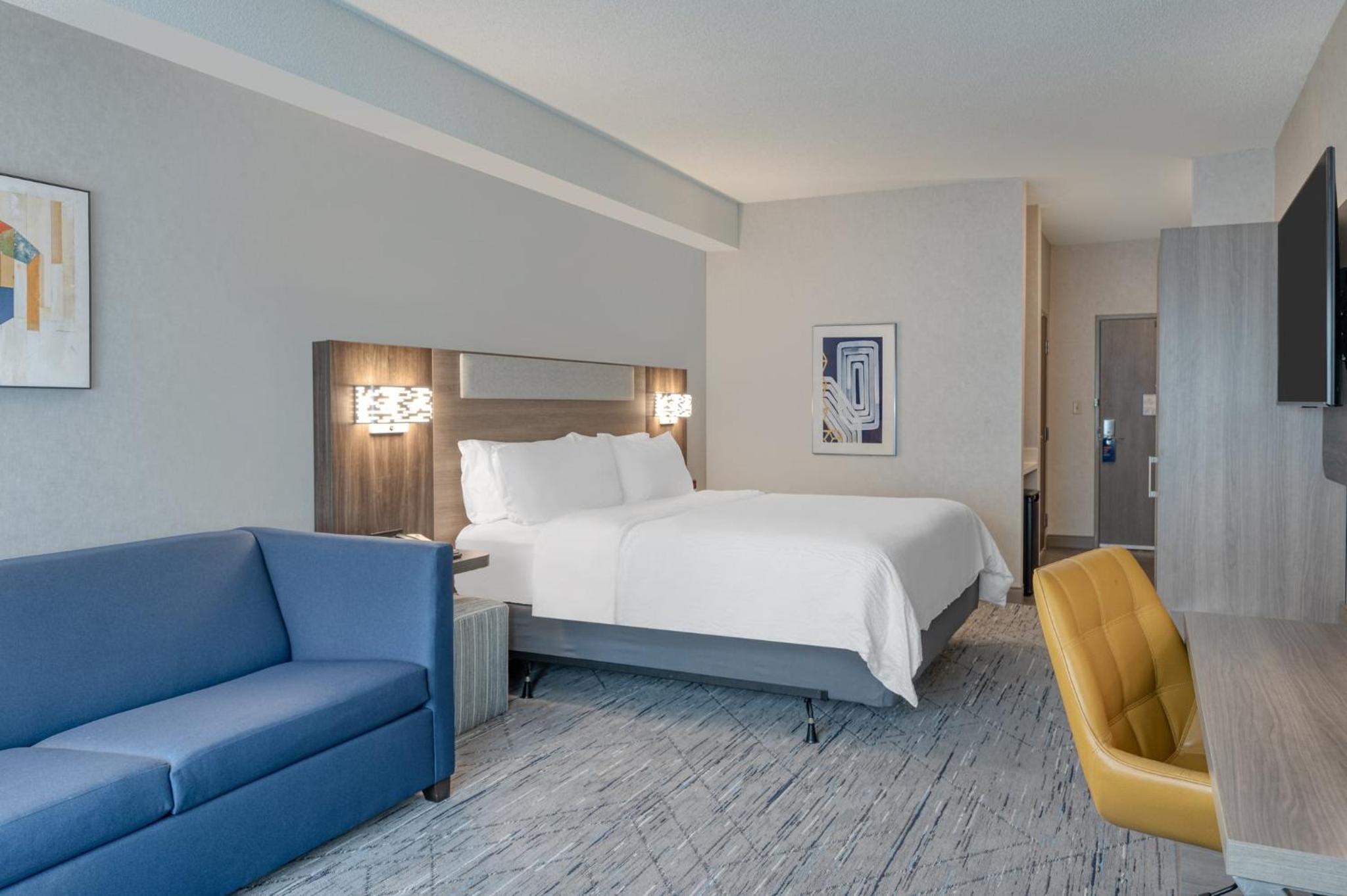 holiday inn express and suites wadsworth by ihg