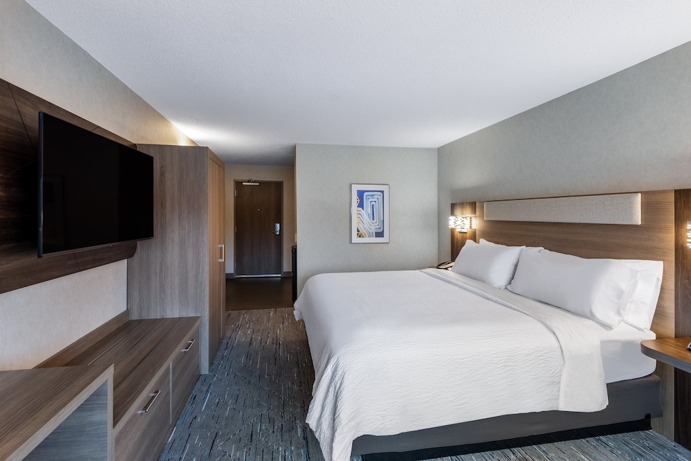 holiday inn express and suites wadsworth by ihg