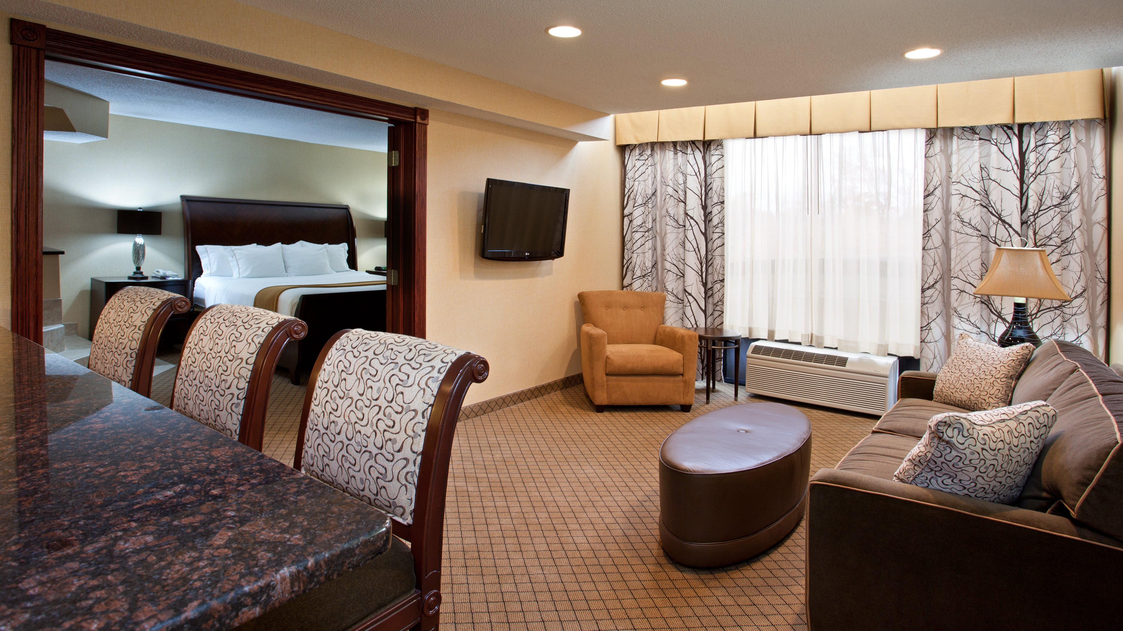 holiday inn express and suites wadsworth by ihg