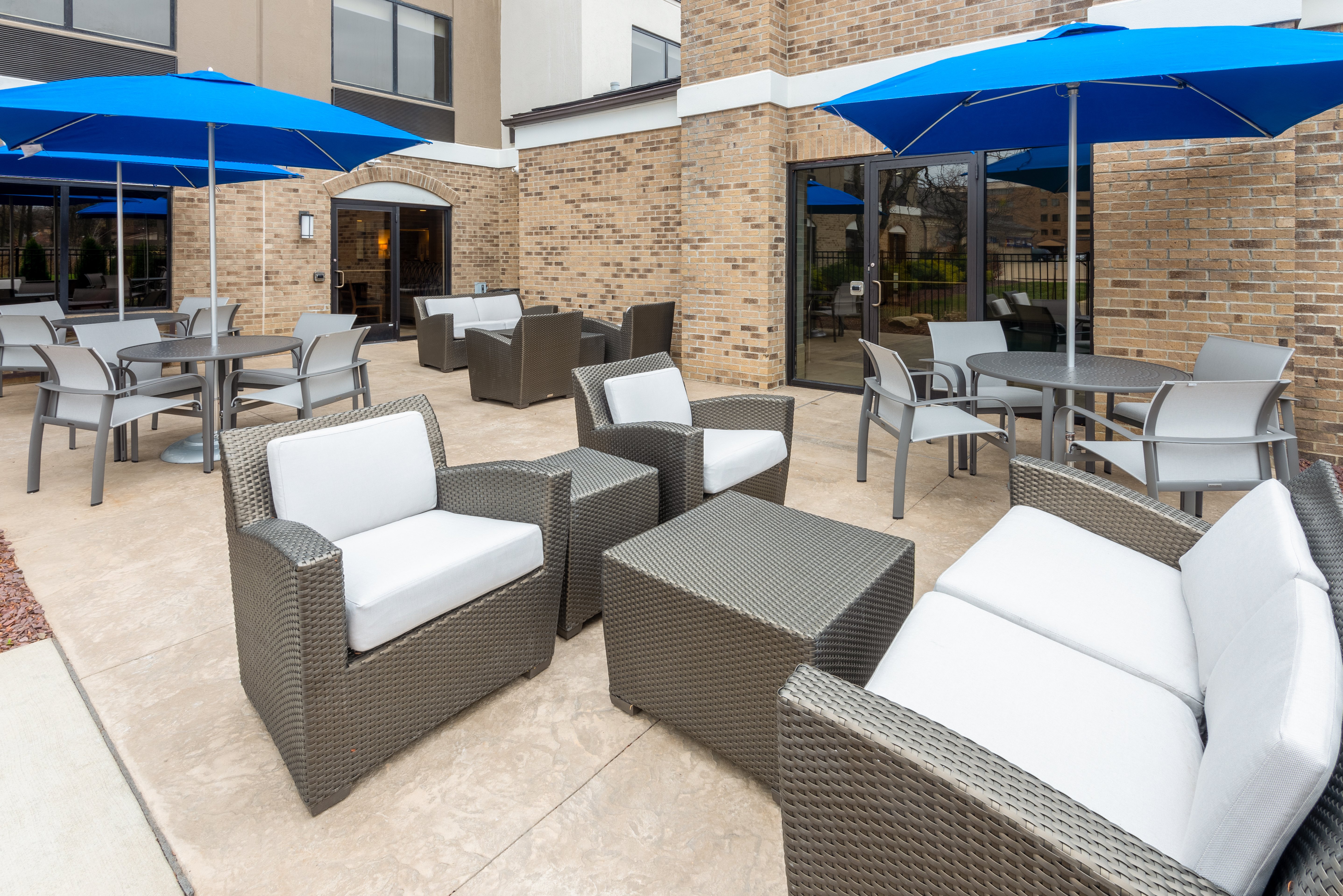 holiday inn express and suites wadsworth by ihg