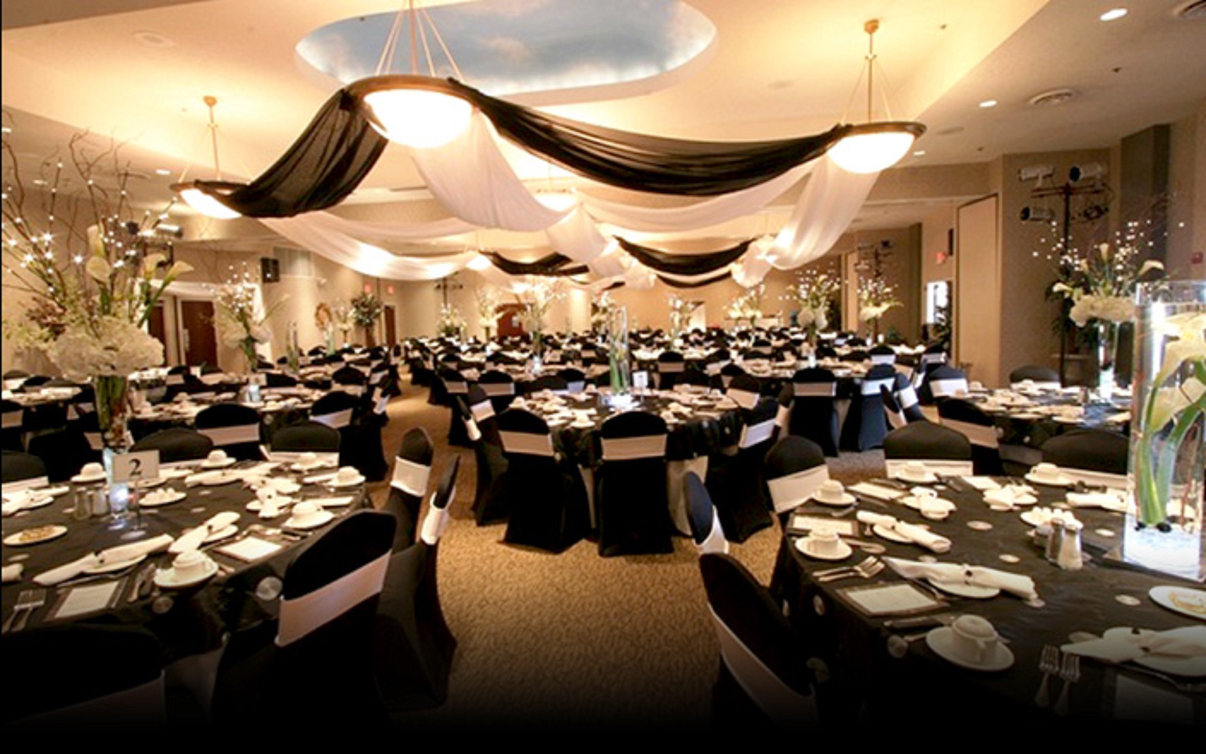 holiday inn express and suites wadsworth by ihg