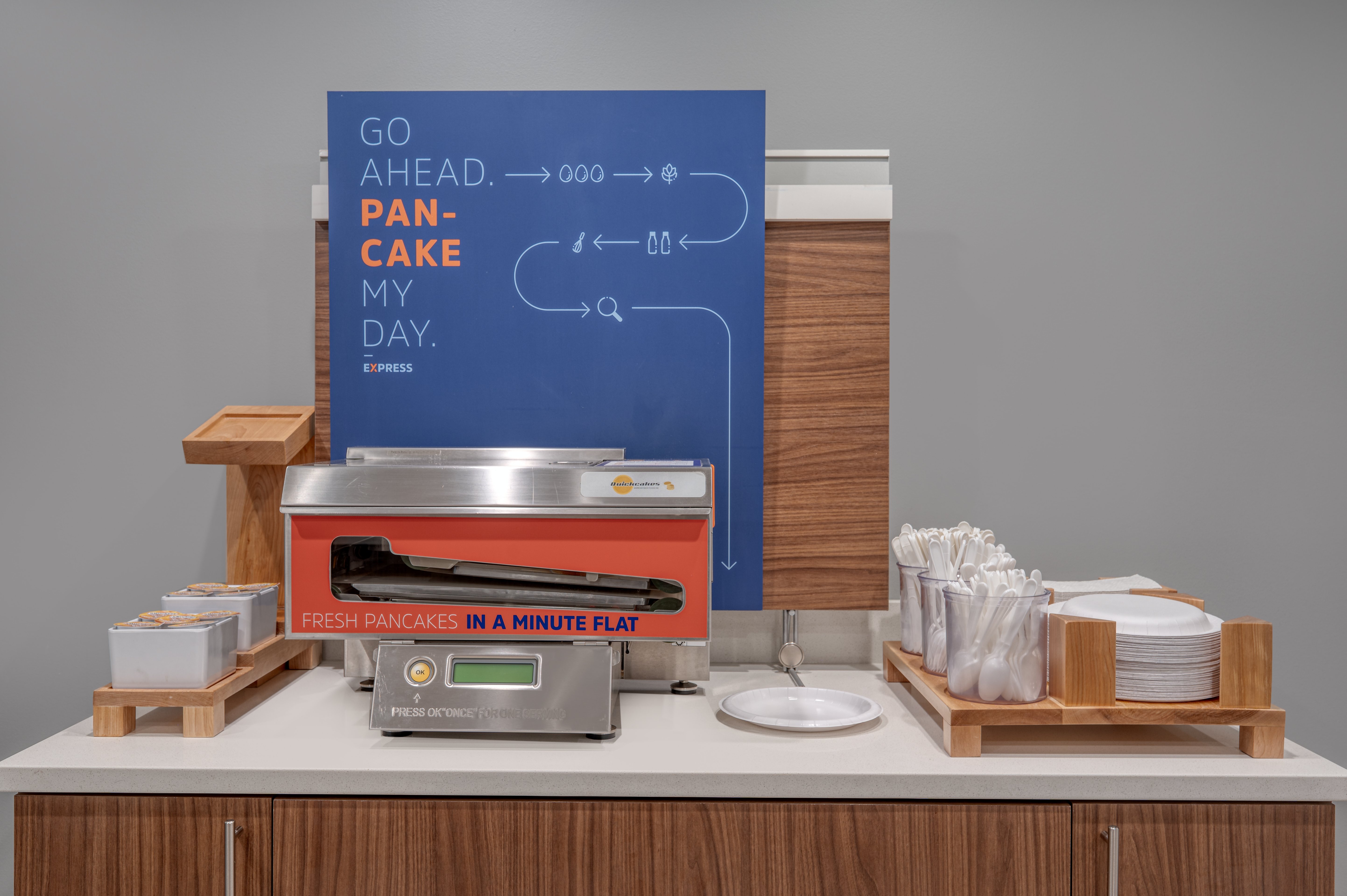 holiday inn express and suites wadsworth by ihg