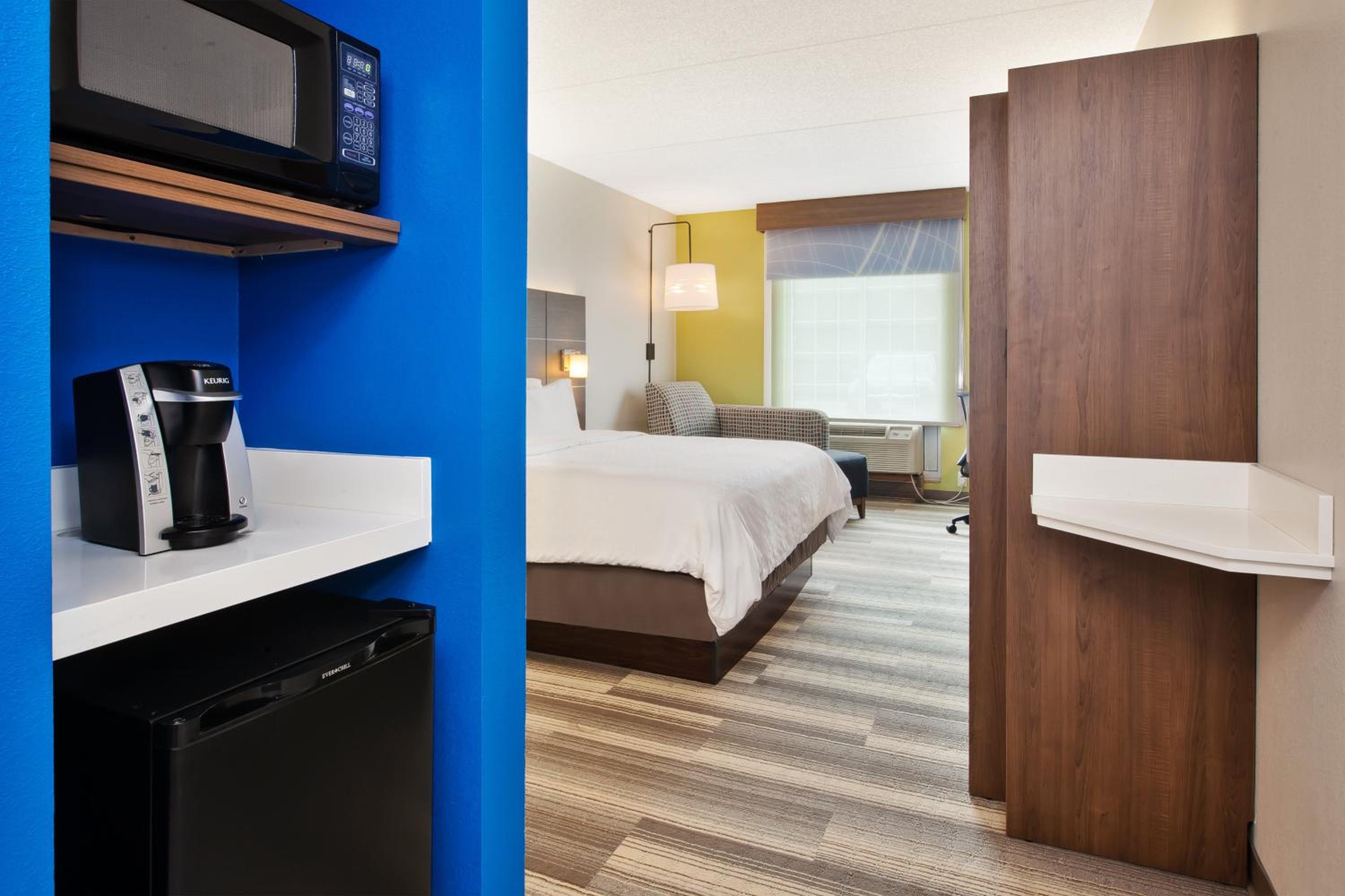 holiday inn express hotel and suites warrenton by ihg