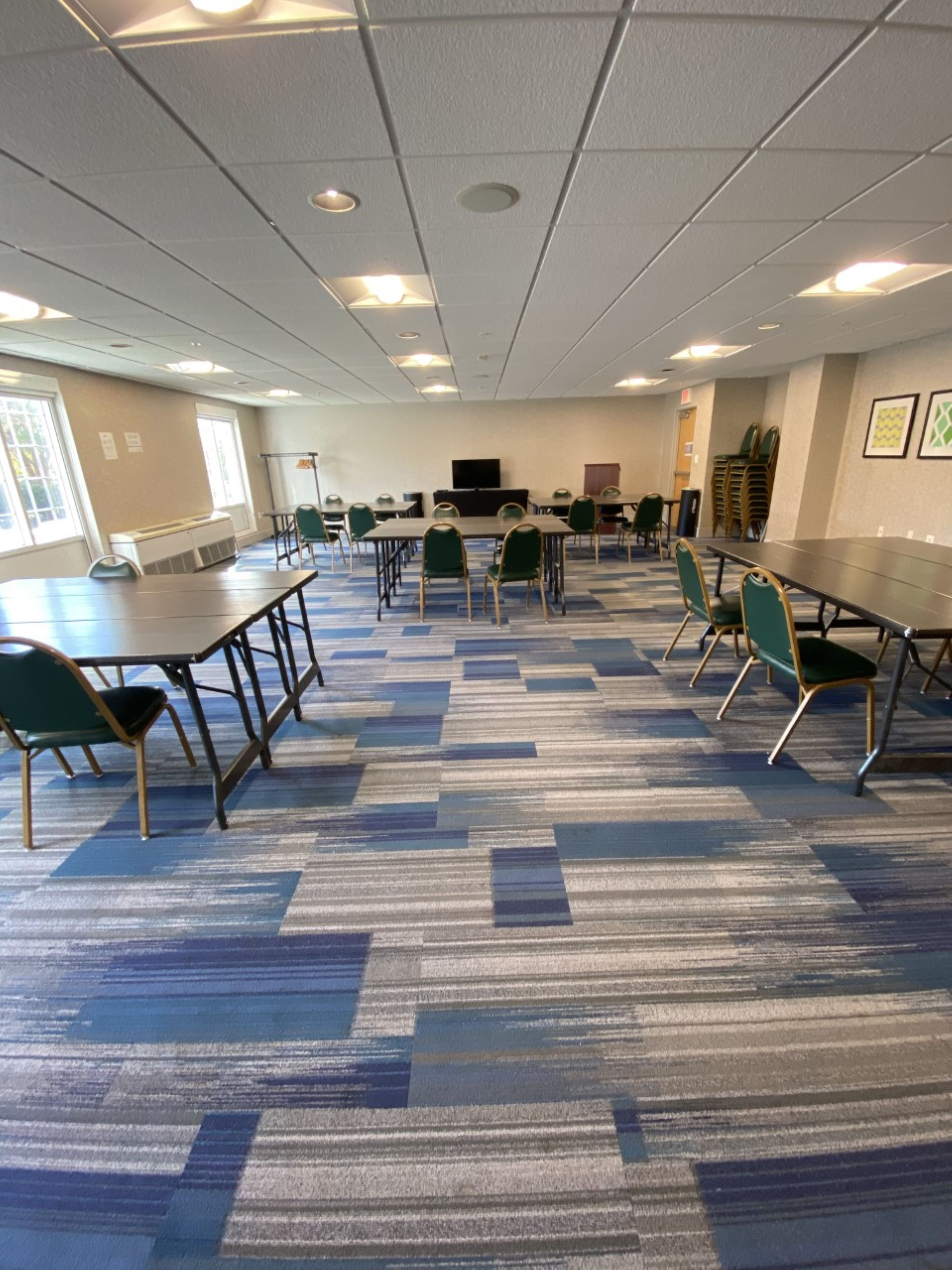 holiday inn express hotel and suites warrenton by ihg