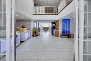 holiday inn express hotel and suites warrenton by ihg