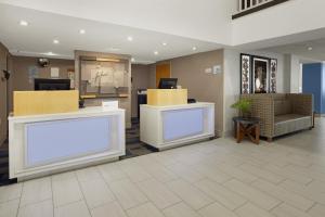 holiday inn express hotel and suites warrenton by ihg