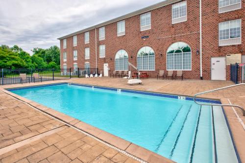 holiday inn express hotel and suites warrenton by ihg