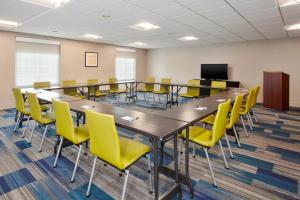 holiday inn express hotel and suites warrenton by ihg