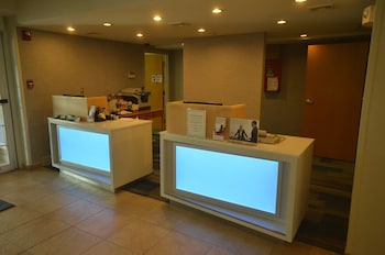 Holiday Inn Express Hotel & Suites Warrenton By Ihg,Virginia>>Warrenton,3 star