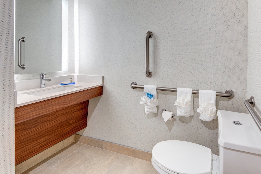 holiday inn express and suites west long branch eatontown