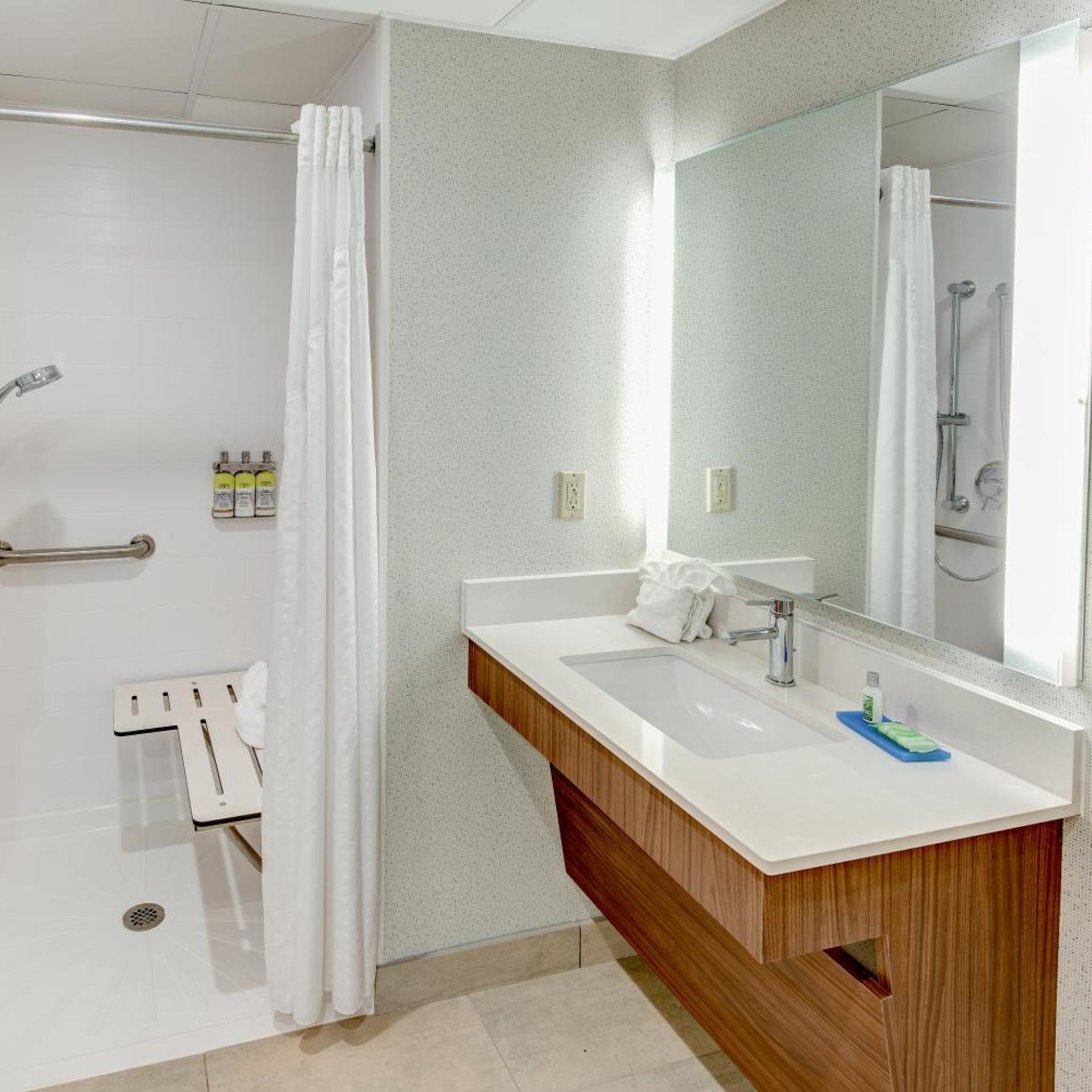 holiday inn express and suites west long branch eatontown