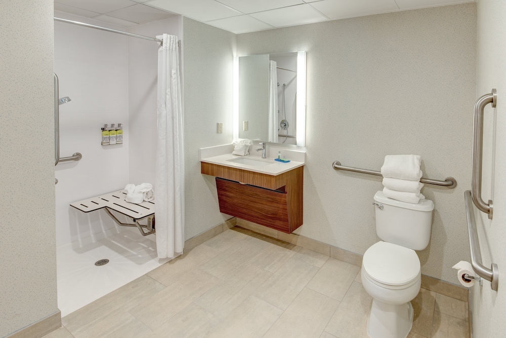 holiday inn express and suites west long branch eatontown
