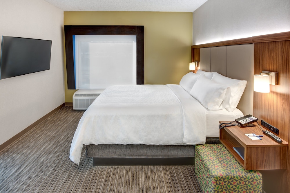 holiday inn express and suites west long branch eatontown