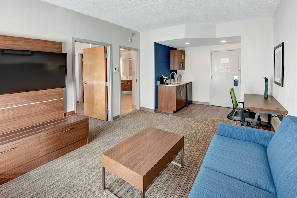 holiday inn express and suites west long branch eatontown