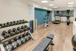 holiday inn express and suites west long branch eatontown